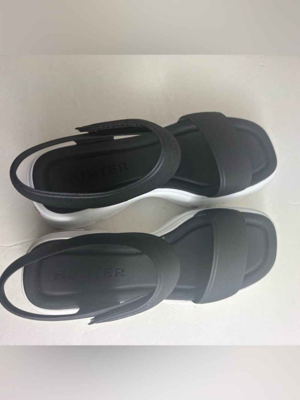 Hunter Abel Black and White Platform Sandals - Picture 3 of 11